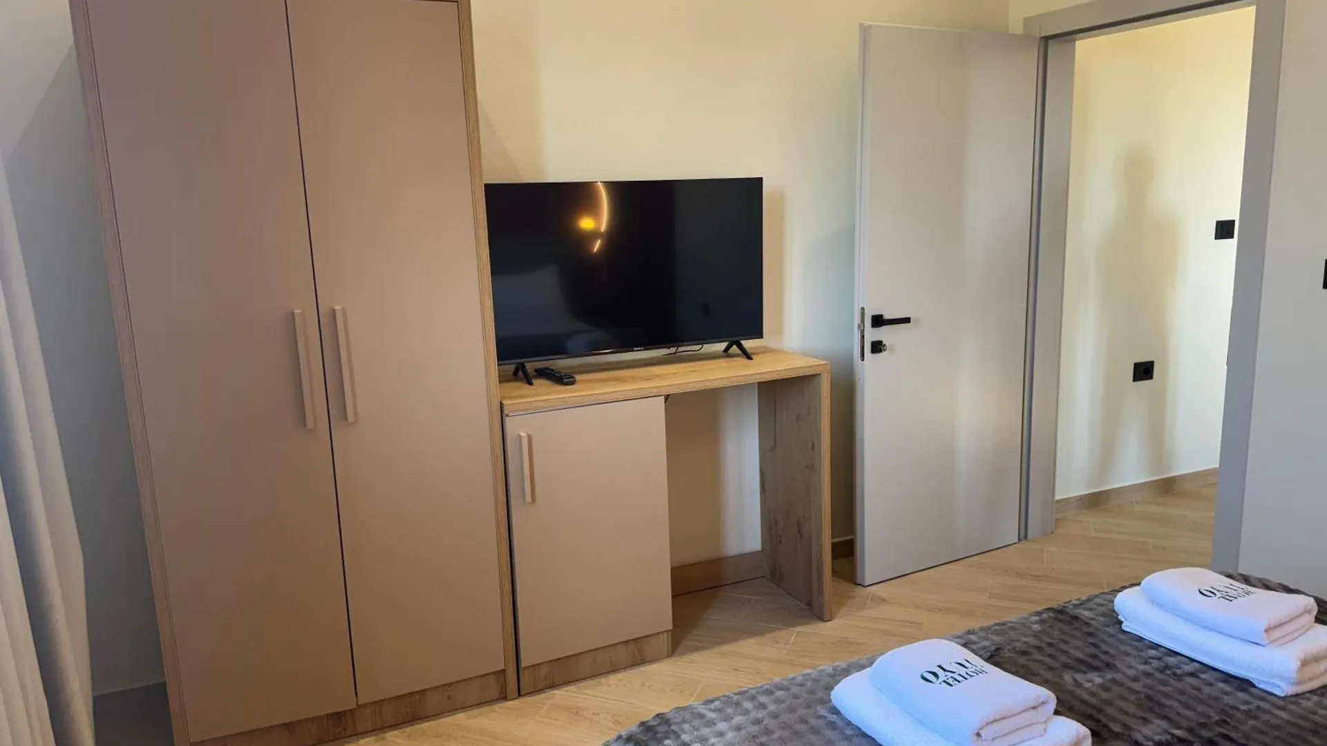 טיראנה Hotel Tuyo