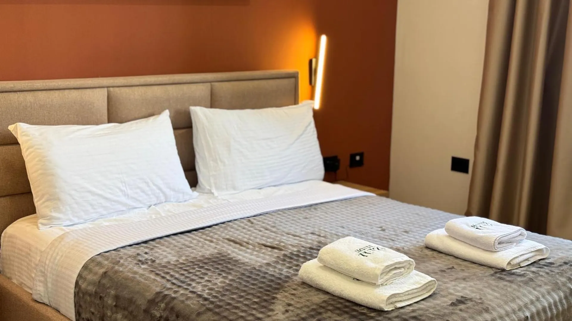 Hotel Tuyo Tirana