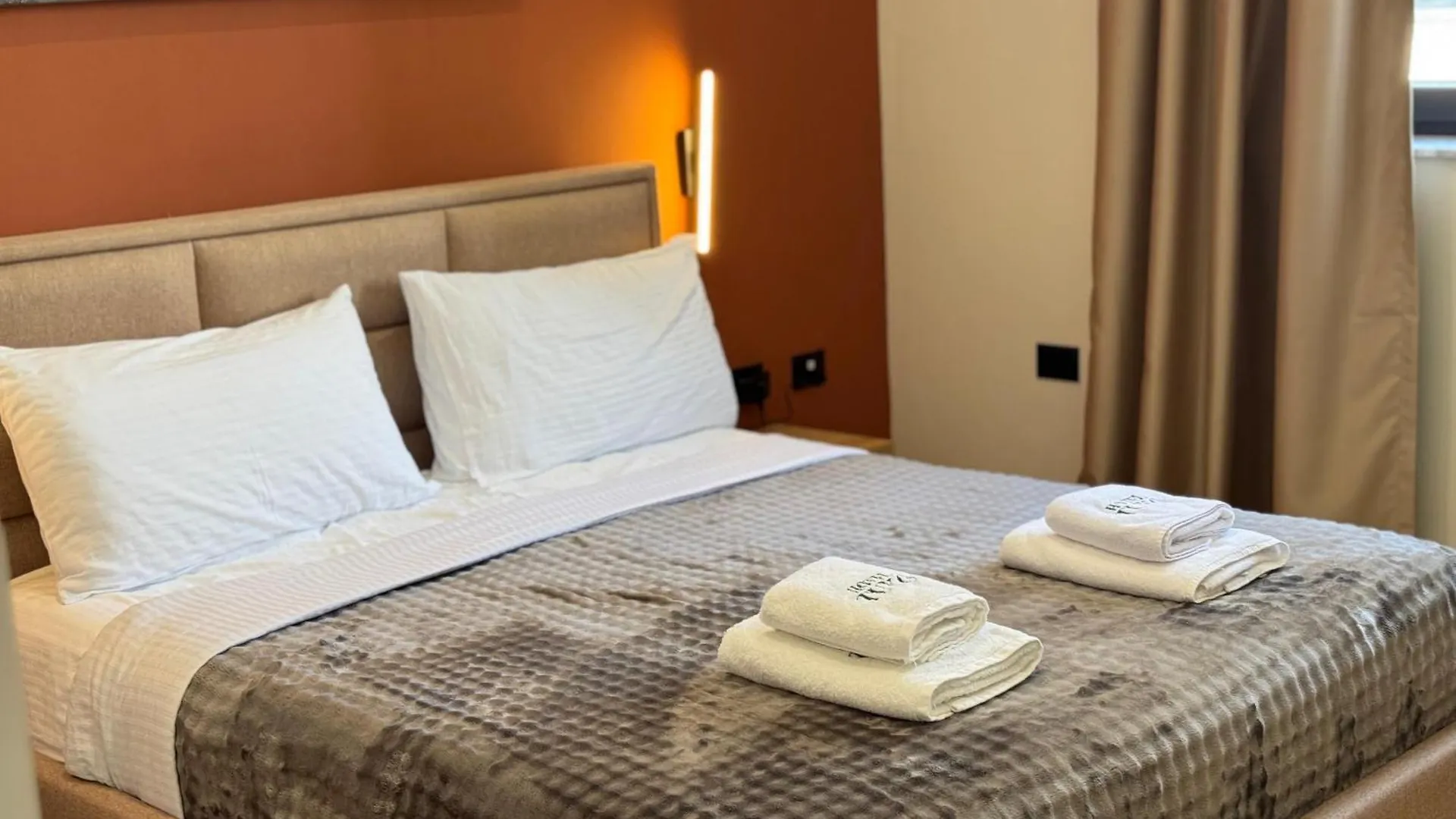 Hotel Tuyo Tirana